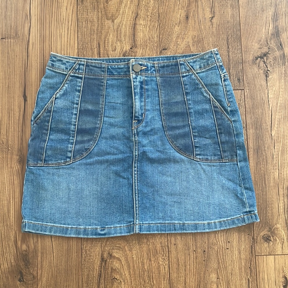 Like New Chelsea 28 denim skirt
